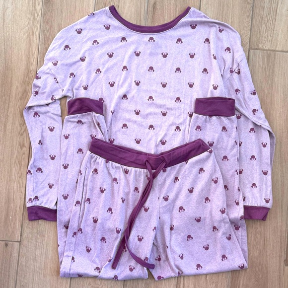 Disney Other - Disney purple so soft, cozy Minnie Mouse pajamas (S/M)